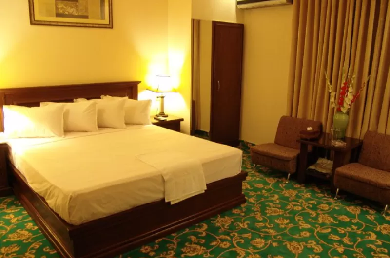 Raj One Hotel Faisalabad
