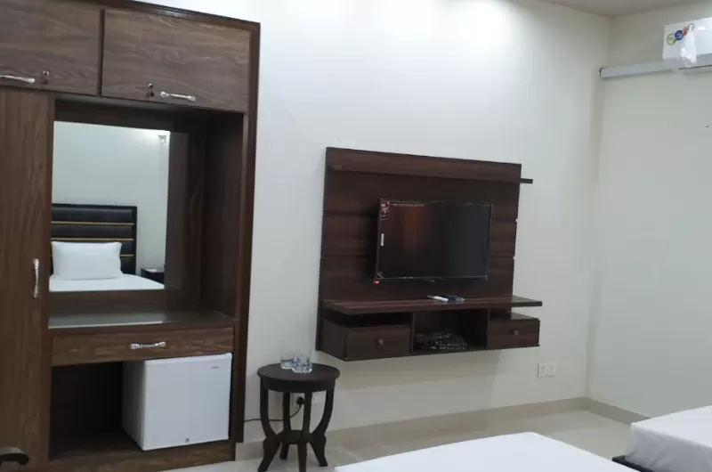 Asaish Inn Guest House Shahrah e Faisal