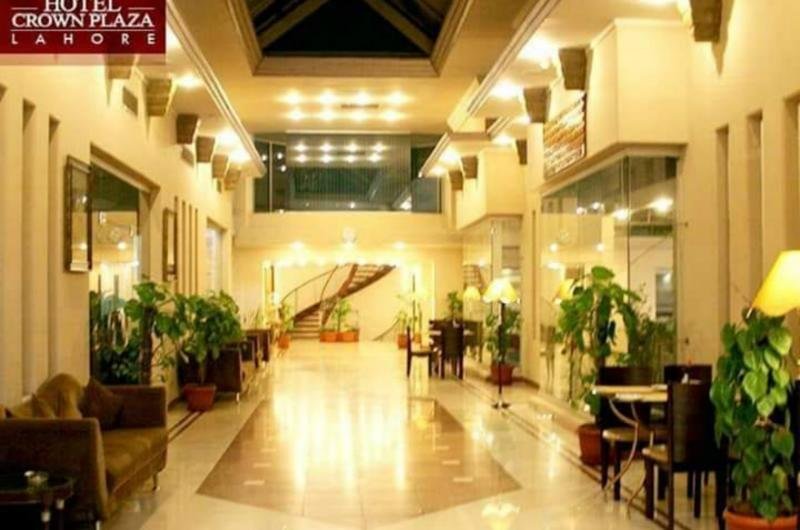Hotel Crown Plaza Lahore